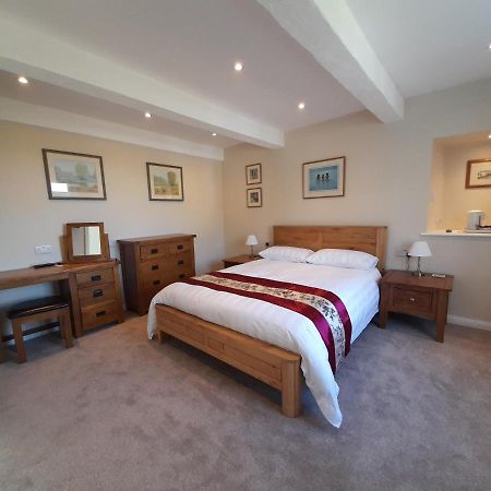 Oystercatcher Guest House B&B Cairisiadar Екстериор снимка